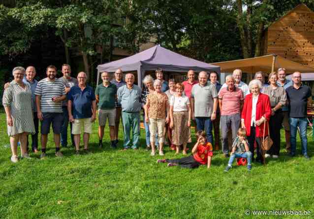 Hapjes, drankjes en livemuziek zorgen voor verbinding tijdens straatfeest