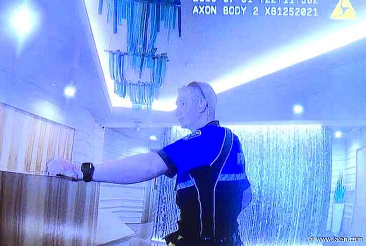 Jury deliberating in APD officer’s deadly conduct trial