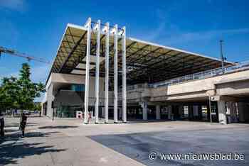 Vechtpartij aan het station loopt uit de hand: man krijgt mes in de buik