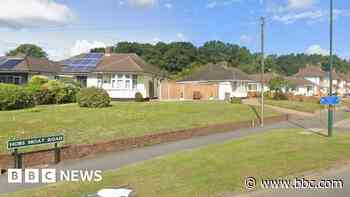 Police seek driver after pedestrians hurt in crash