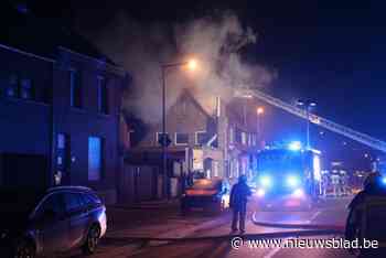 Pizzeria in Kapellen zwaar beschadigd na uitslaande dakbrand: geen gewonden