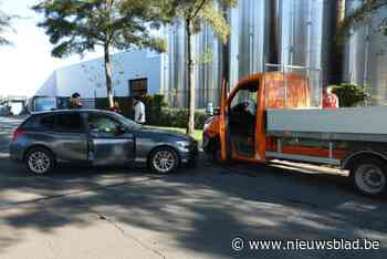 Drie gemeentearbeiders gewond bij verkeersongeval