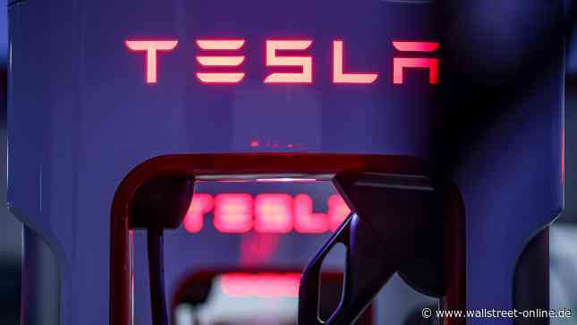 ANALYSE-FLASH: JPMorgan hebt Ziel für Tesla auf 130 Dollar - 'Underweight'