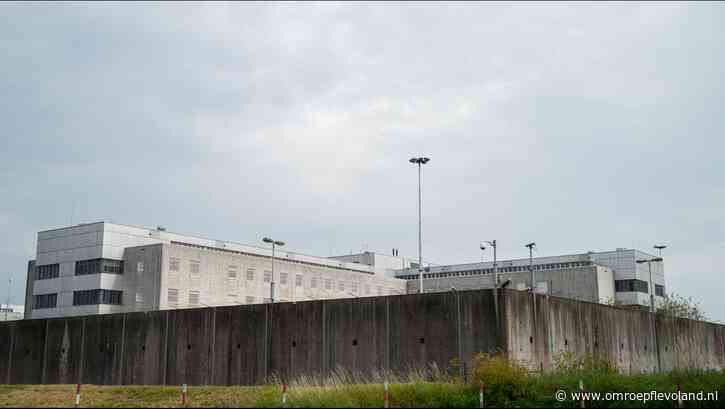 Almere - Lege gevangenis in Almere mogelijk heropend? Staatssecretaris bekijkt de opties