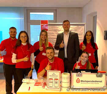 Blutspende mit den Sparkassen-Azubis