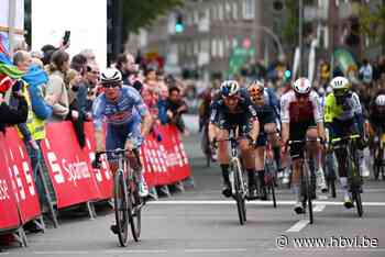 Volledig Limburgs podium in Münsterland Giro: Jasper Philipsen sprint sneller dan Jordi Meeus en Milan Fretin