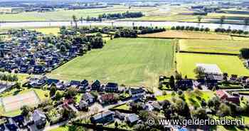 Boer Bert is vier jaar lang ‘vergeten’ en stapt nu naar de rechter om woningen voor jongeren te stoppen: ‘Ik laat me niet bestelen’