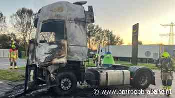 112-nieuws: truck brandt helemaal uit • vrachtwagen rijdt sloot in
