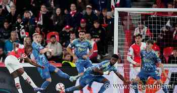 LIVE Europa League | Ajax verdedigt voorsprong tegen Slavia Praag, Farioli haalt drie spelers naar de kant