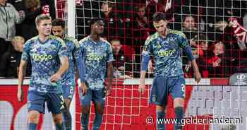 LIVE Europa League | Ajax nog dieper in de problemen: gelijkmaker van Slavia Praag en rood voor Baas