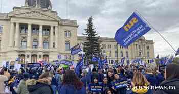 Nurses rally in Regina as Saskatchewan hospital reaches 350% capacity