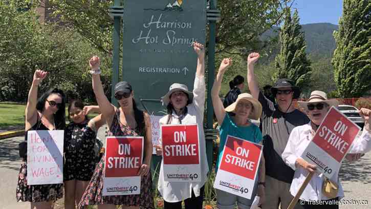 Harrison Hot Springs village staff ask community to stop emailing them over resort labour dispute: Union