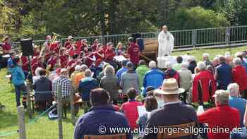 Blasorchester Geltendorf feiert Bergmesse auf der „Buchenberg Alm“