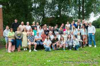 Kleinste wijk viert voor de 75ste keer feest en maakt een boek: “Pereboom, dat zijn wij !”