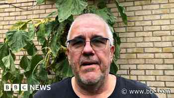 'Sunflower whisperer' raises spirits in care home