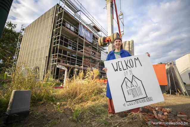 Links woont mama, rechts papa, maar alles onder één dak: Evi (44) en haar ex-man bouwen ‘co-ouderschapshuis’