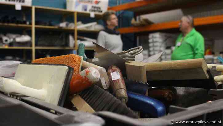Lelystad - Boutjes, moertjes en schroefjes krijgen tweede leven in bouwkringloop