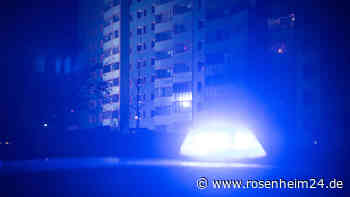 Müllhäuschen brennt in Wasserburg lichterloh – auch Autos werden Raub der Flammen