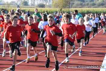 Scholen lopen rondjes voor Fietsbieb en sportmateriaal