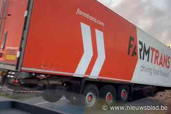 Trekker verliest aanhangwagen op industrieterrein in Lommel