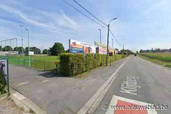 Jonge vrouw overvallen terwijl ze man wou helpen: “Verdachte leek gevallen met de fiets maar trok plots een mes”