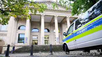 Wochenkommentar: Demokratie unter Druck