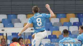 Napoli verstevigt met zege op Como koppositie van Serie A