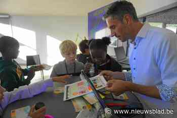 TurnUpacademy laat kinderen ontdekken welke talenten ze hebben: “Vorige week leerden we hoe ze kartonnen dozen maken”