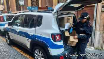 Sviene per la fame: i vigili lo soccorrono e gli riempiono la dispensa