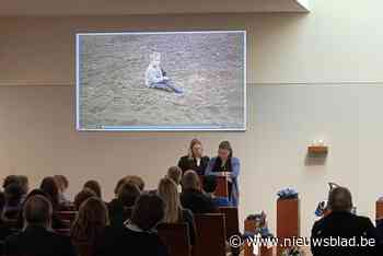 Sereen afscheid voor blauw-zwarte Janis, de gevederde alcapa