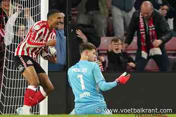 🎥 De keepersblunder van het jaar? "Hij zit nu huilend in de kleedkamer"