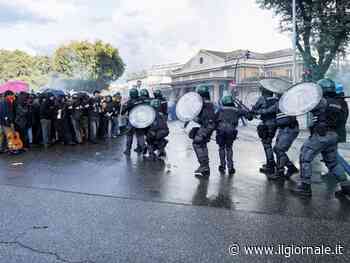Martelli e bombe carta: in piazza i "colletti bianchi della violenza. Meloni: "Intollerabile"