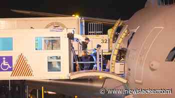 In beeld: repatriëringsvlucht vanuit Beiroet geland in Nederland