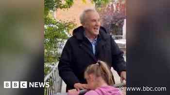 Gavin and Stacey's Mick delights fans at filming