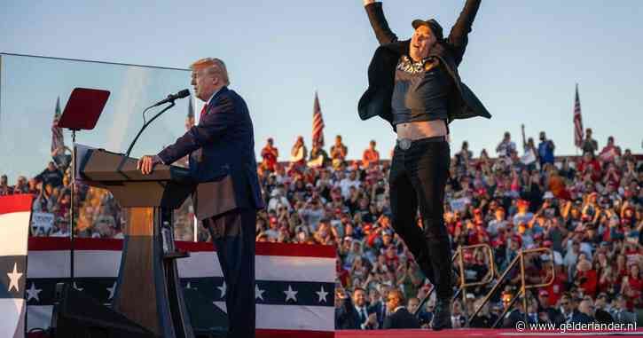 LIVE Verkiezingen VS | Trump herdenkt moordpoging en roept Musk op podium: ‘Echte karakterproef is hoe iemand zich onder vuur gedraagt’