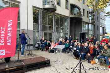 Wannes Van de Velde krijgt kaaisteen op de Koolkaai