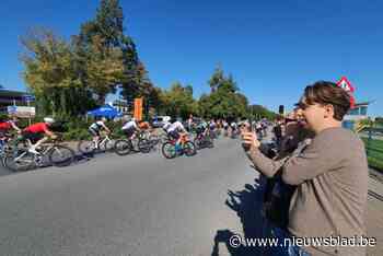 Lotte en Mathieu in een sterrenrol: Halle beleefde een sfeervolle start van het WK Gravel