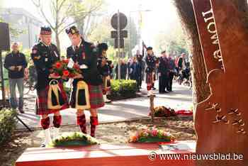 Ekeren viert bevrijding Tweede Wereldoorlog en zet nabestaanden in de bloemetjes
