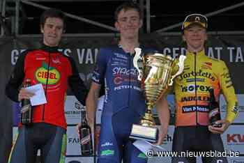 Jarno Bellens klopt Matthew Van Schoor in GP Jules Van Hevel in Ichtegem