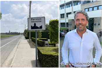 Hardrijder ontsnapt aan rijverbod… door boze boeren die bord op zijn kop zetten