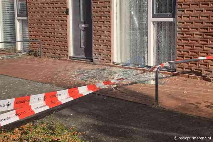 Explosie bij woning aan de Marseillehaven in Purmerend: drie verdachten aangehouden