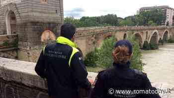 Sale il livello del Tevere, chiusi gli accessi alle banchine