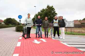 Bredene maakt fietspaden op kruispunten zichtbaarder: “Door gebruik van rode thermoplastische verf”