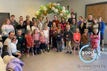 40 kinderen geven onthaalmoeder Angèle een warm afscheid: “Sommigen heb ik 20 jaar niet gezien”