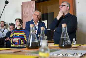 Likkebaardend op bezoek in voormalig gebouw Loodswezen: Smaakhaven officieel voorgesteld