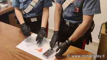 Ecstasy a scuola: bustina con pasticche di Mdma trovata nel cortile