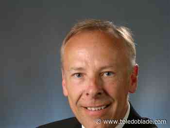 2 veteran politicians vying for Lucas County commissioner's seat