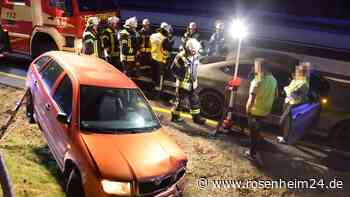 Unfall im Baustellenbereich: Skoda kracht bei Dorfen in Mercedes und landet in Grünstreifen