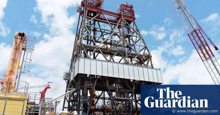 BP ‘abandoning plan to cut oil output’ angers green groups