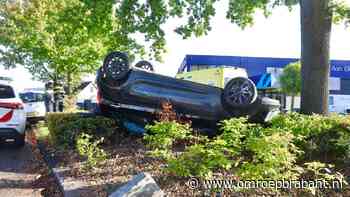 112-nieuws: auto crasht en belandt ondersteboven in Boxtel • file op A2